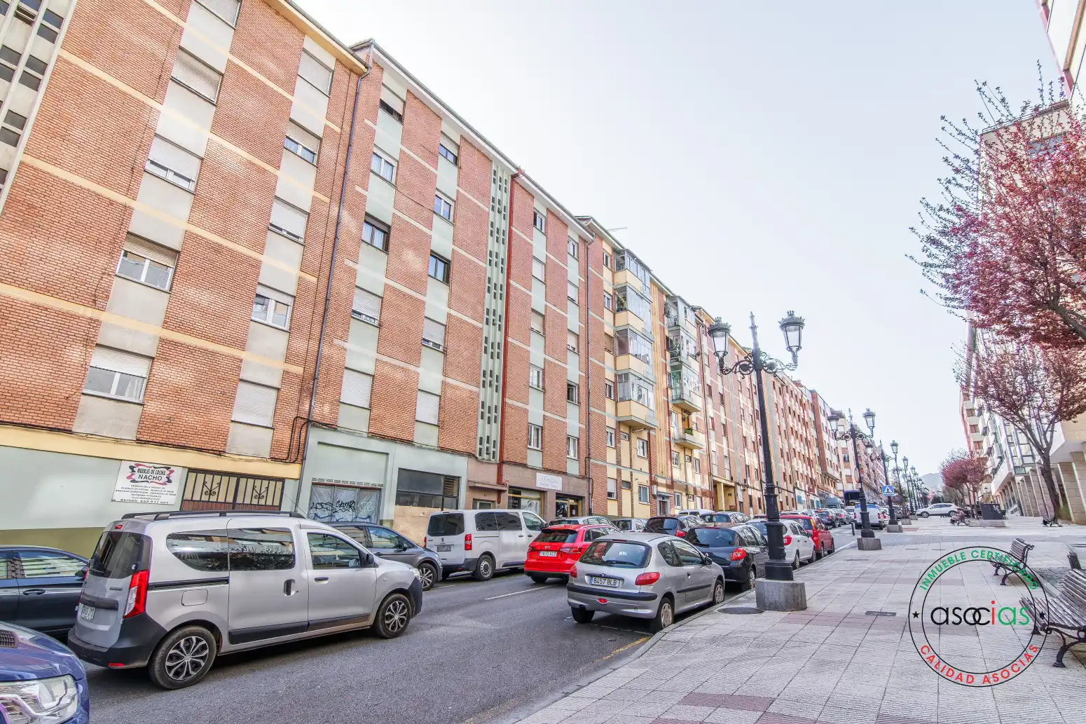 Vista exterior de Pis en venda en Oviedo  amb Calefacció, Traster i Balcó