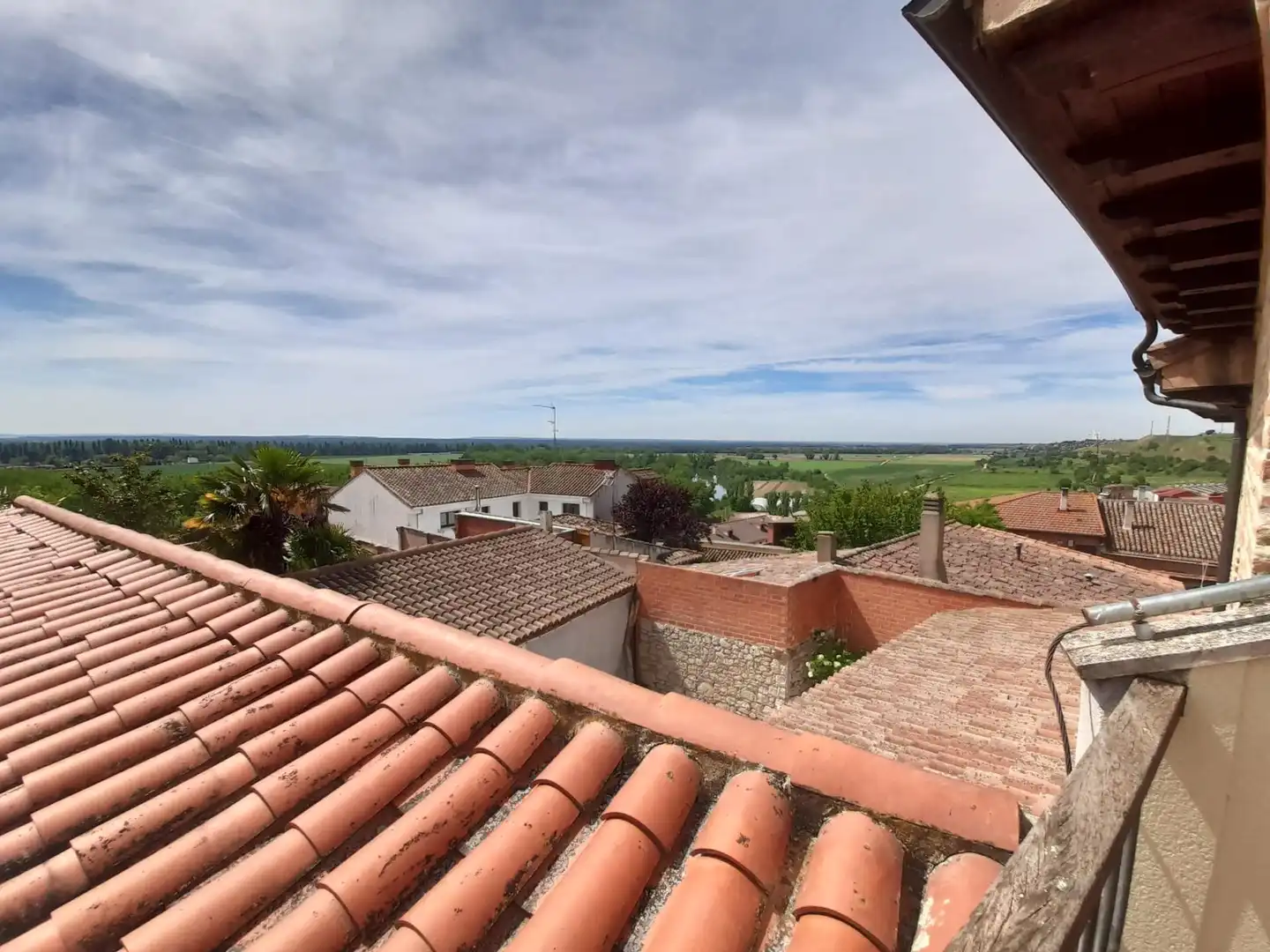 Vista exterior de Edifici en venda en Simancas
