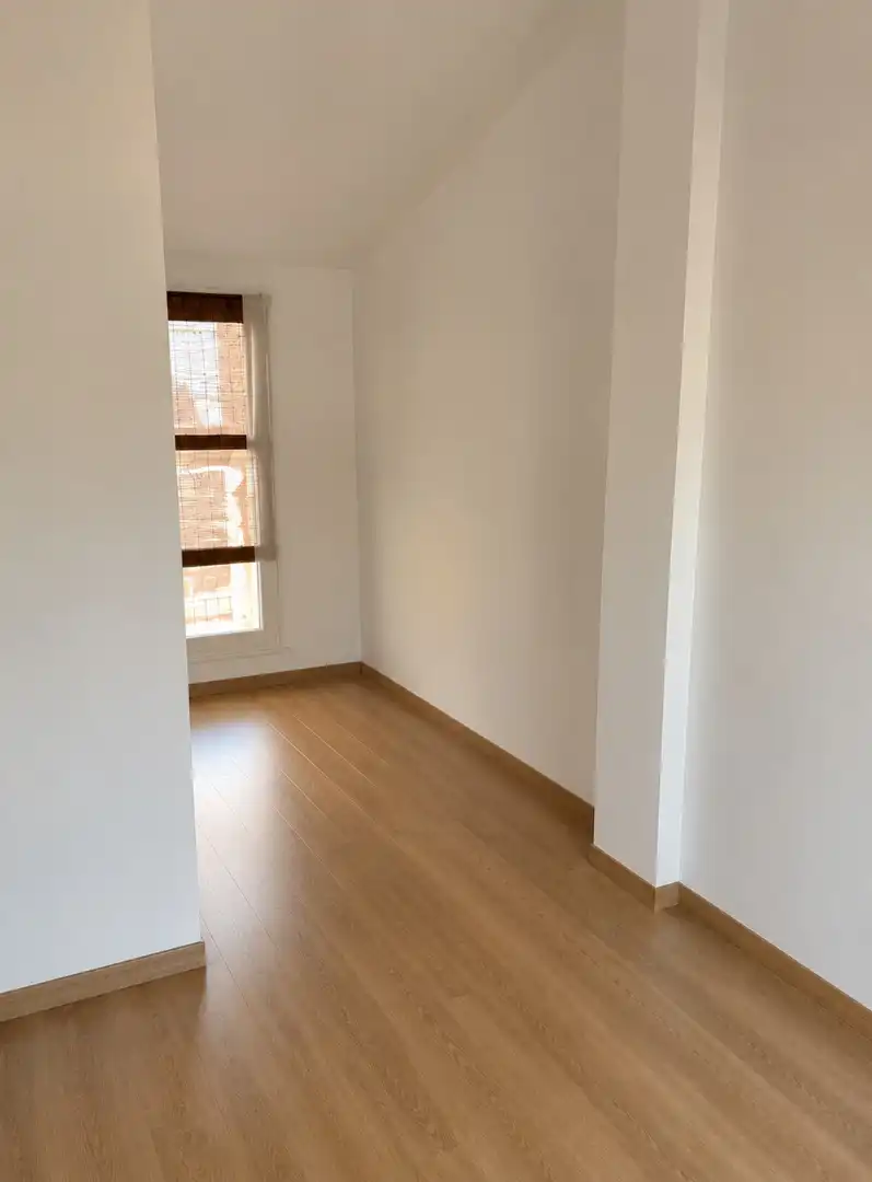 Habitación de Ático en venta en Badalona con Aire acondicionado, Calefacción y Terraza