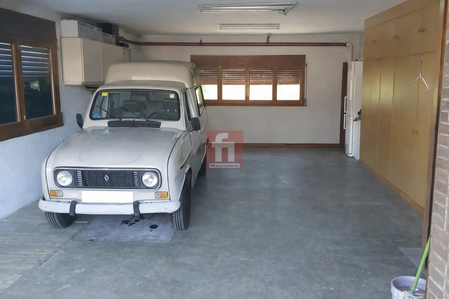 Parkplatz von Haus oder Chalet zum Verkauf in Palau-solità i Plegamans mit Klimaanlage, Terrasse und Abstellraum