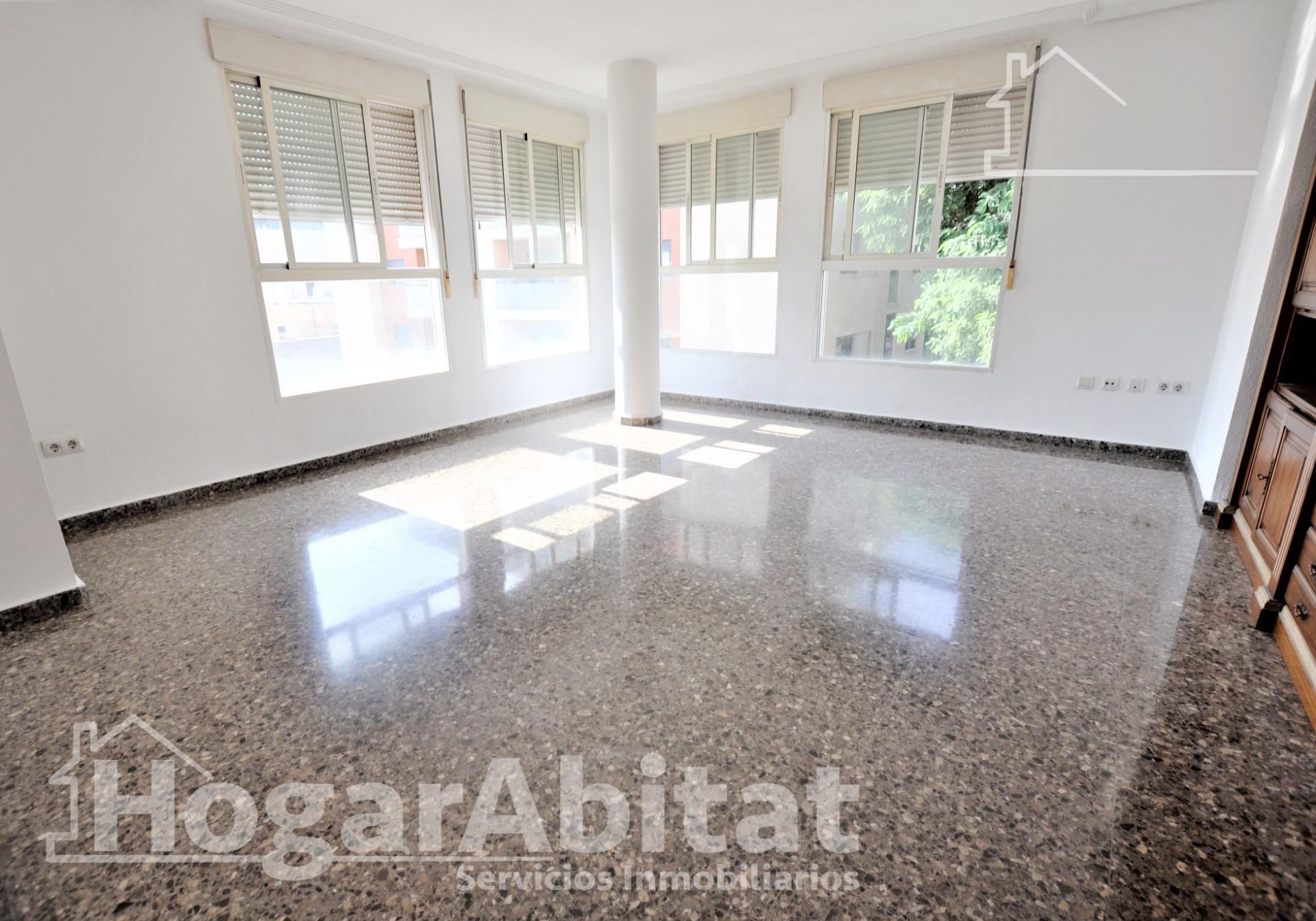 Vista exterior de Piso en venta en Massanassa con Aire acondicionado