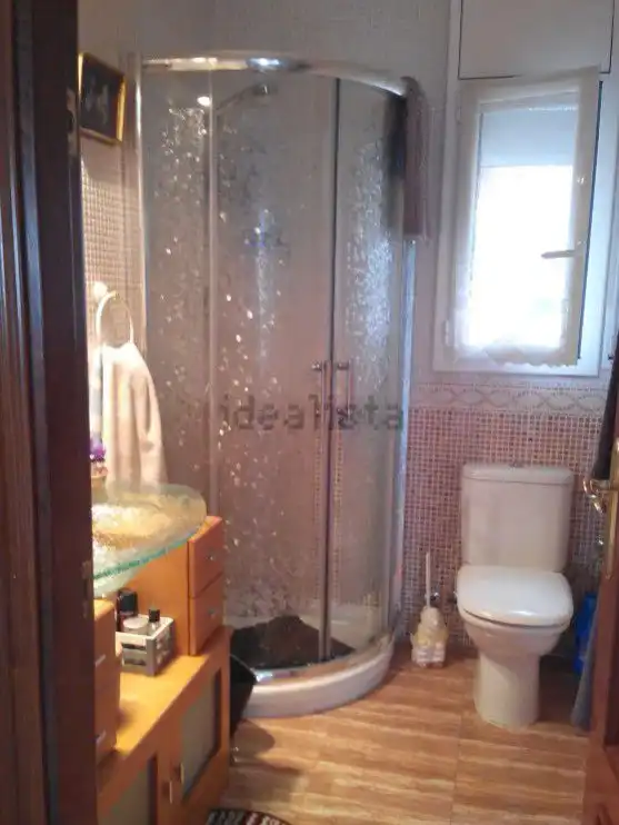 Baño de Casa o chalet en venta en Sant Esteve Sesrovires con Calefacción, Parquet y Terraza