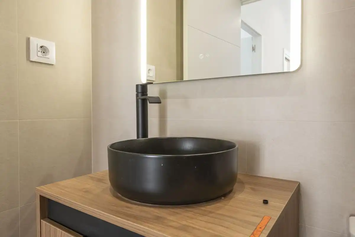 Bathroom of Ground floor for sale in Madrid  with Air Conditioner and Heating