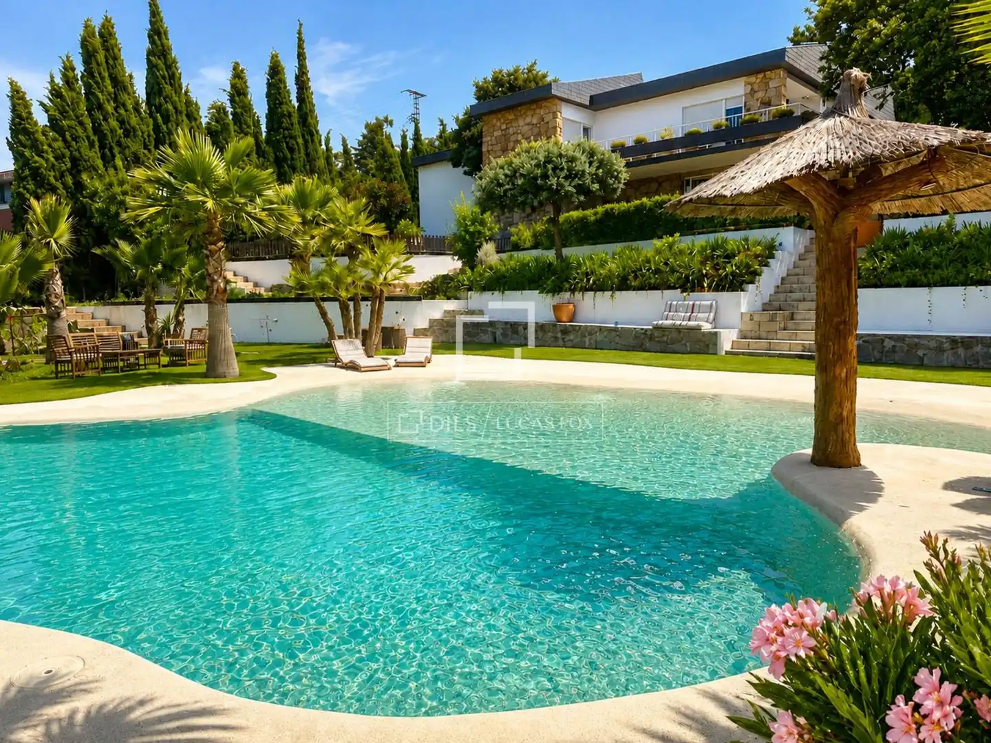 Piscina de Casa o xalet en venda en Torrelodones amb Aire condicionat, Jardí privat i Terrassa