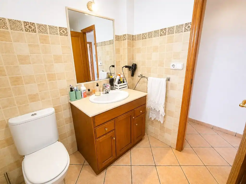 Baño de Piso en venta en Bellreguard con Aire acondicionado, Terraza y Balcón