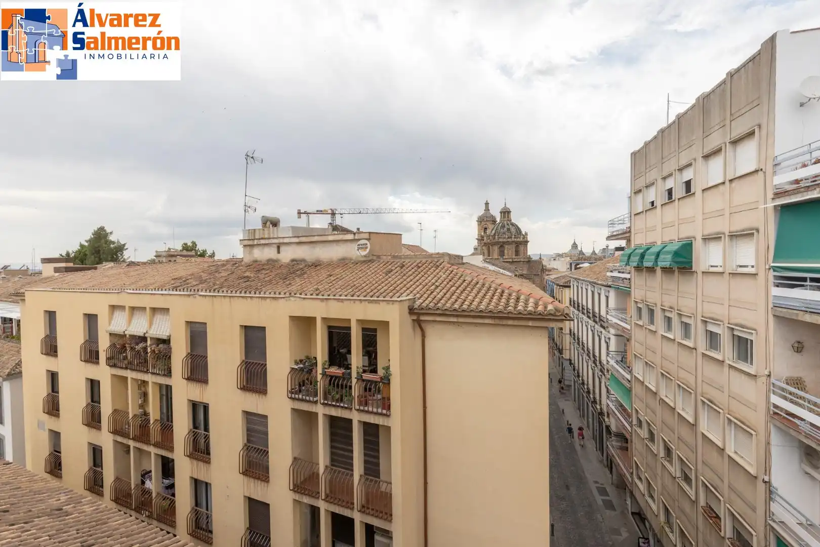 Vista exterior de Ático en venta en Granada