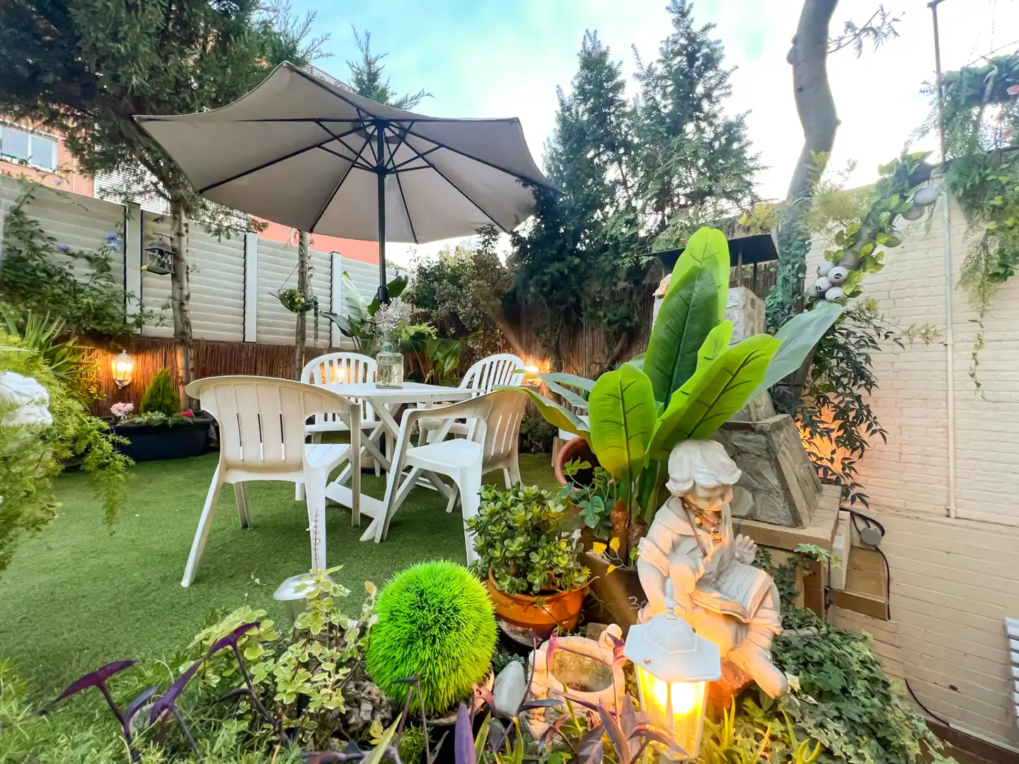 Terrasse von Einfamilien-Reihenhaus zum Verkauf in Mollet del Vallès mit Klimaanlage, Heizung und Privatgarten