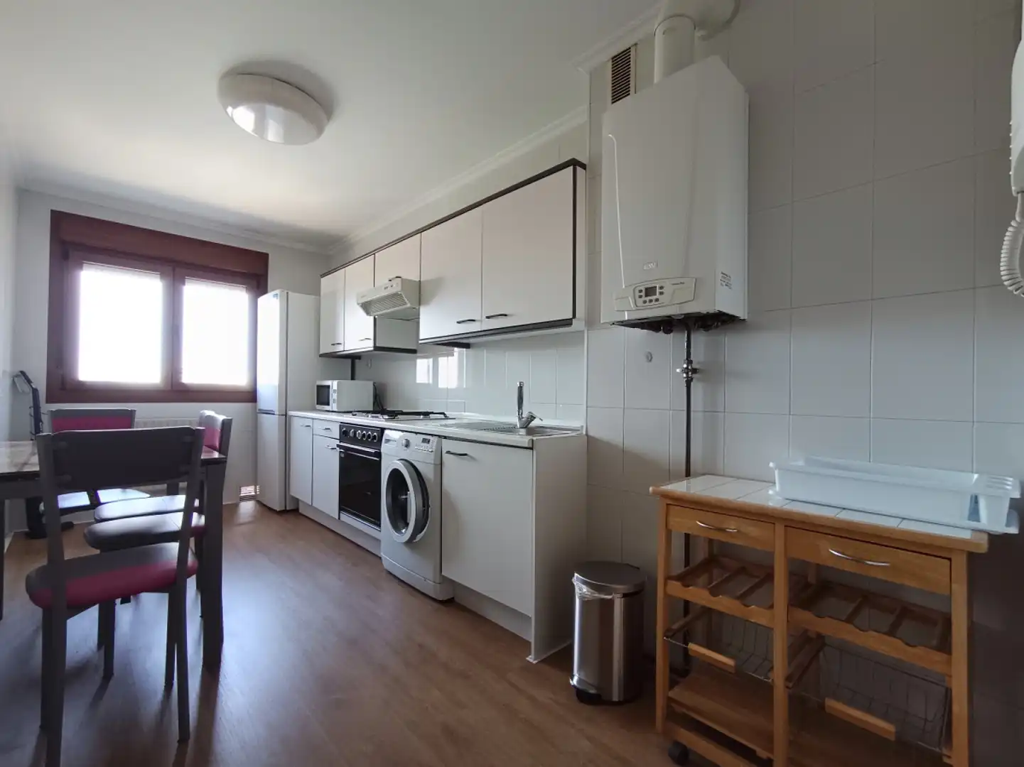 Küche von Wohnung zur Miete in Gijón  mit Heizung, Abstellraum und Möbliert
