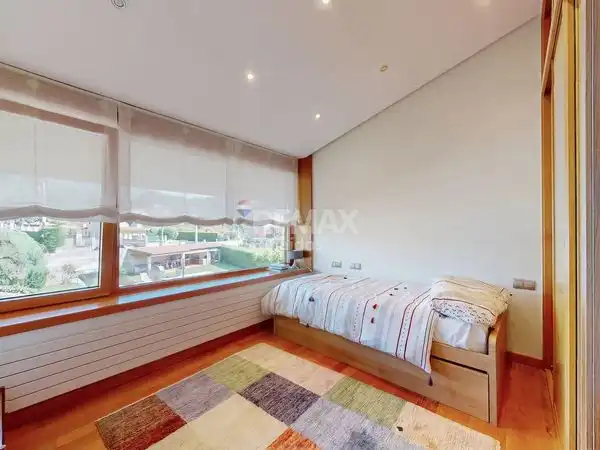 Habitación de Casa o chalet en venta en Vigo  con Aire acondicionado, Calefacción y Jardín privado