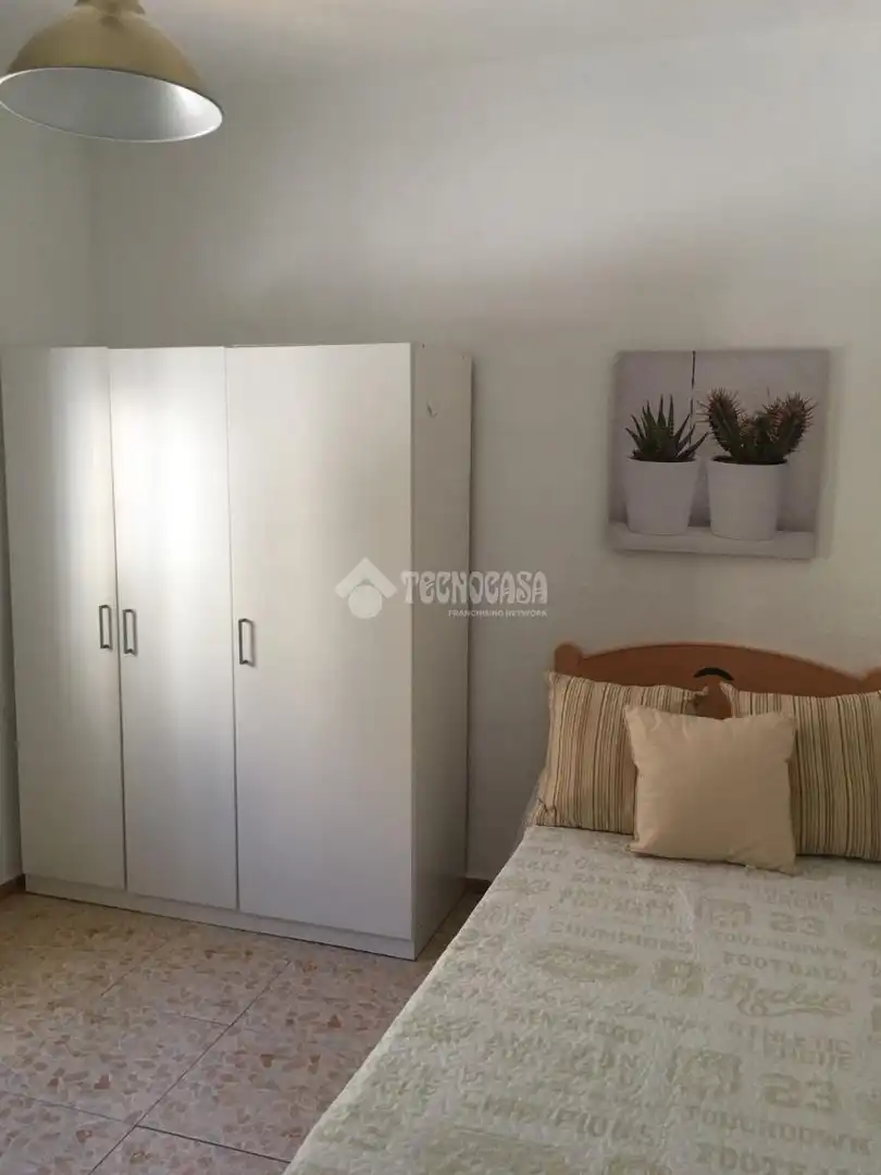 Bedroom of Flat for sale in Sevilla  with Air Conditioner and Balcony