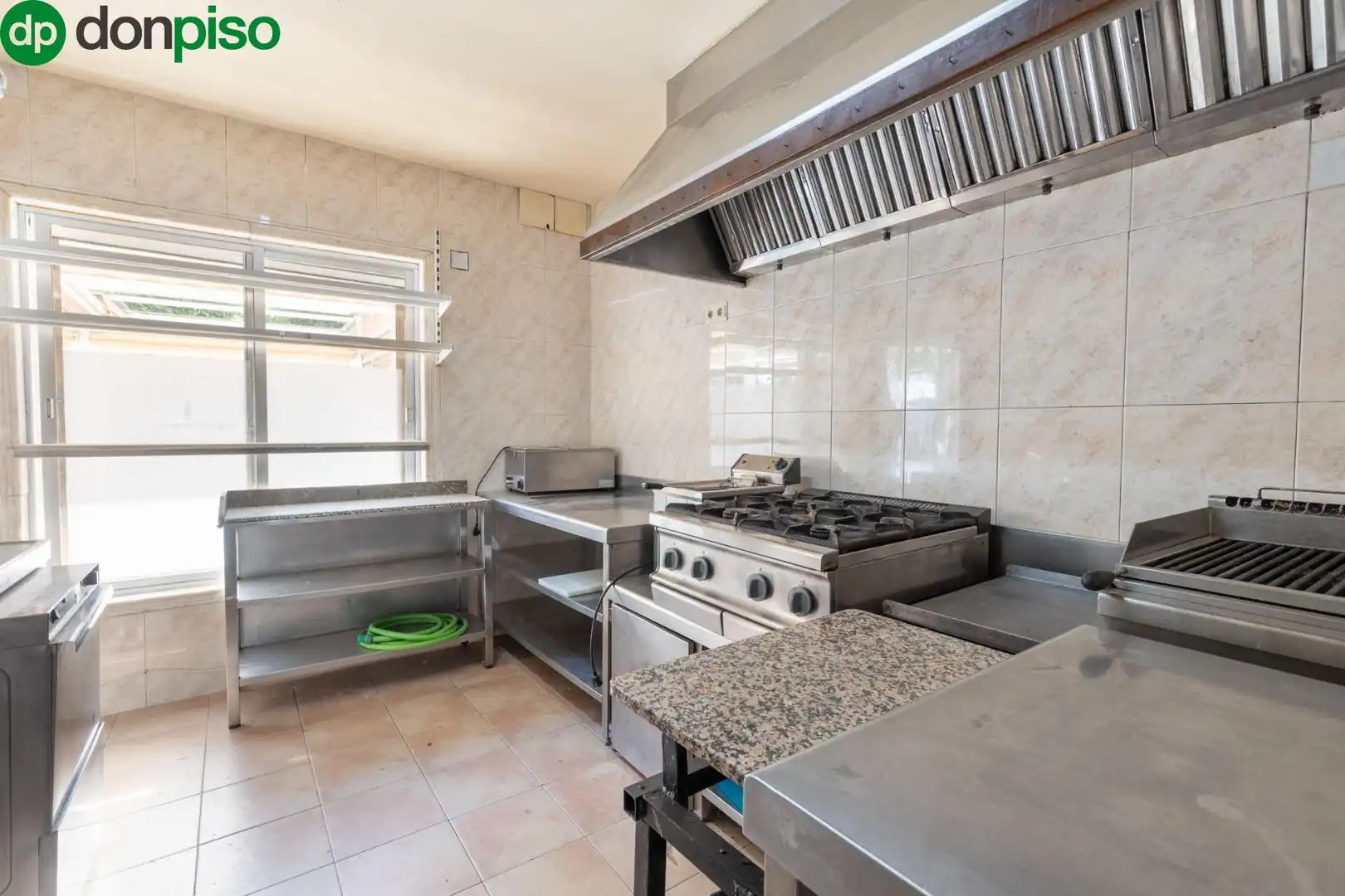 Kitchen of Commercial properties for sale in Fuente Vaqueros