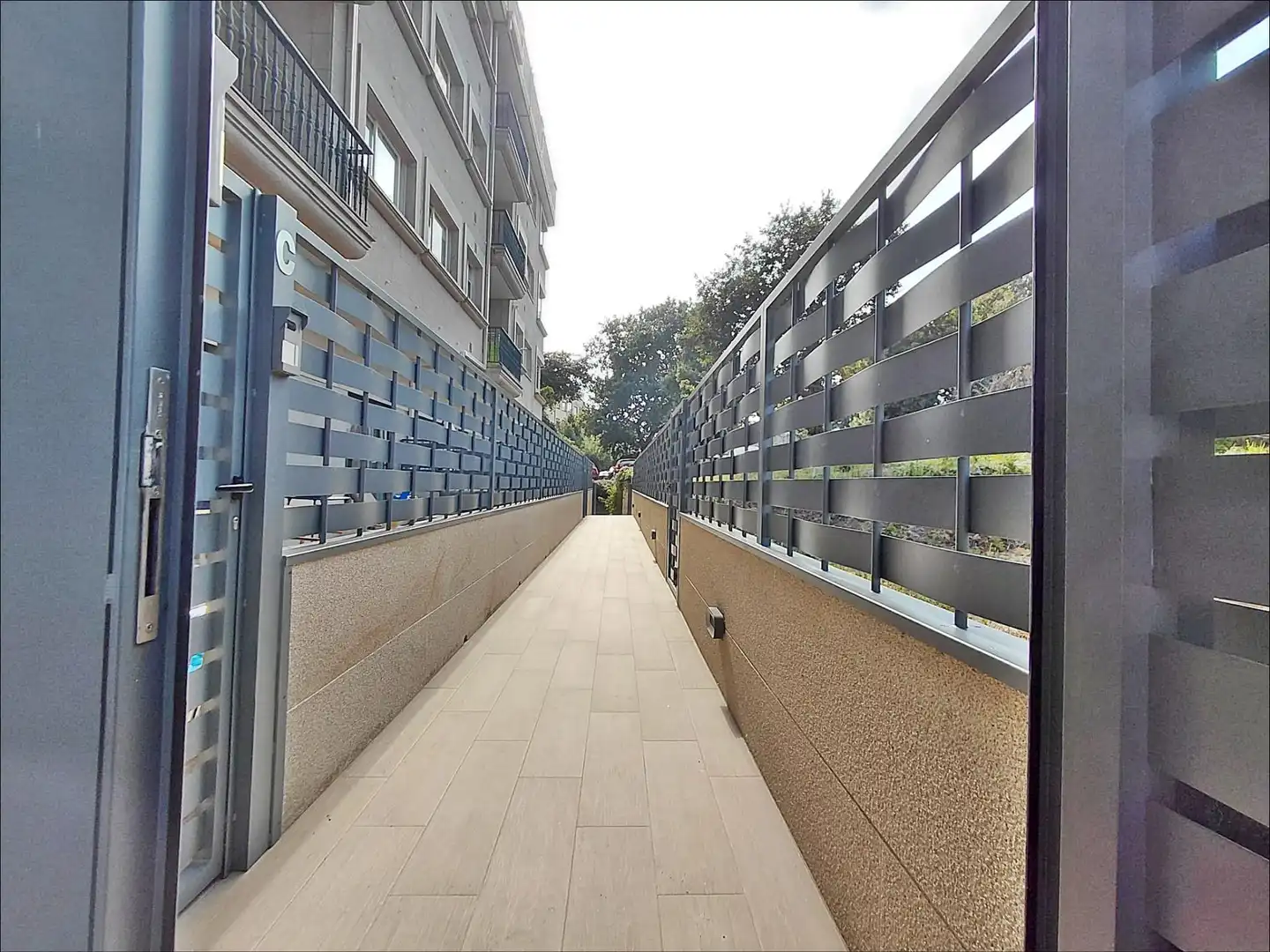 Außenansicht von Erdgeschoss zum Verkauf in Sanxenxo mit Heizung, Terrasse und Möbliert