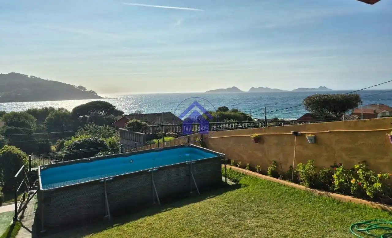 Garden of Houses for sale in Nigrán  with Private garden
