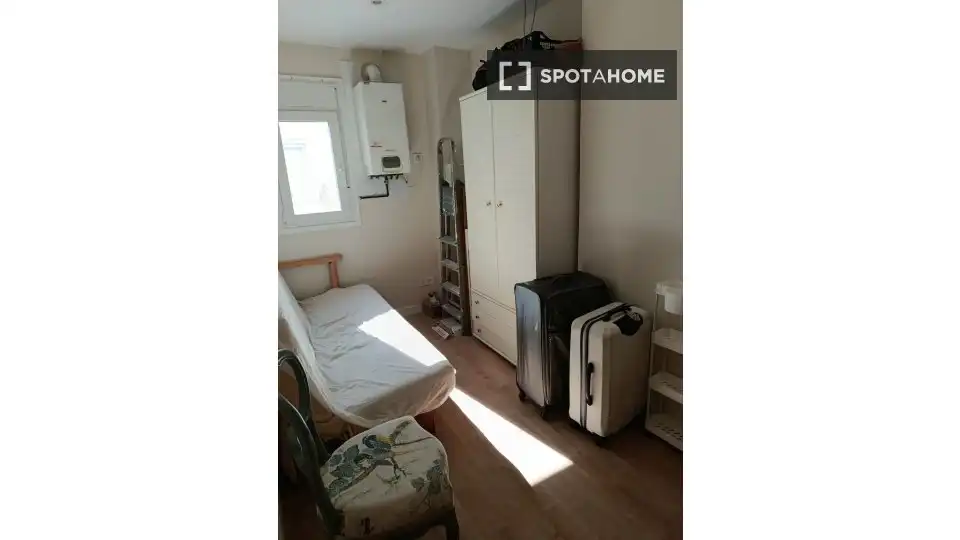 Habitación de Apartamento para compartir en Zaragoza con Aire acondicionado, Calefacción y Terraza