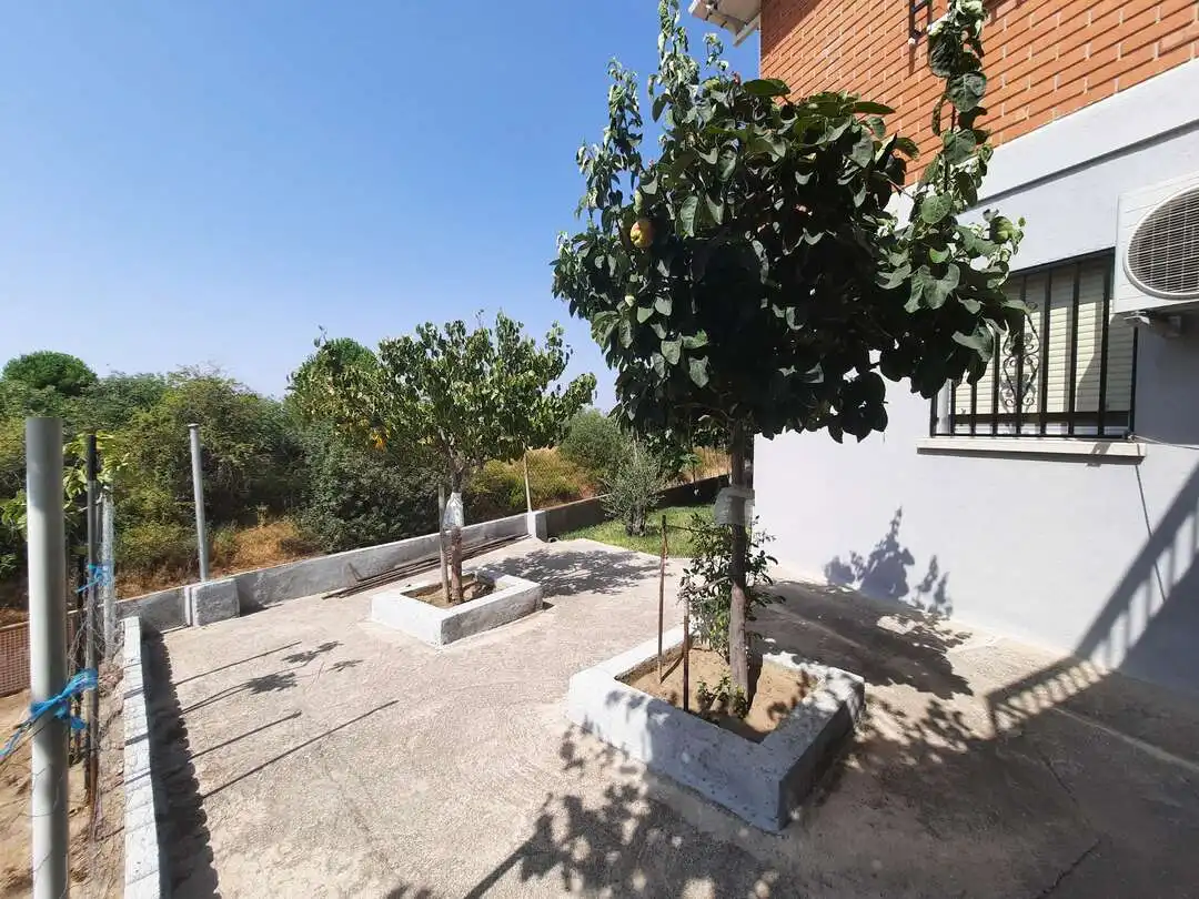 Jardín de Casa adosada en venta en Escalona con Aire acondicionado, Calefacción y Jardín privado