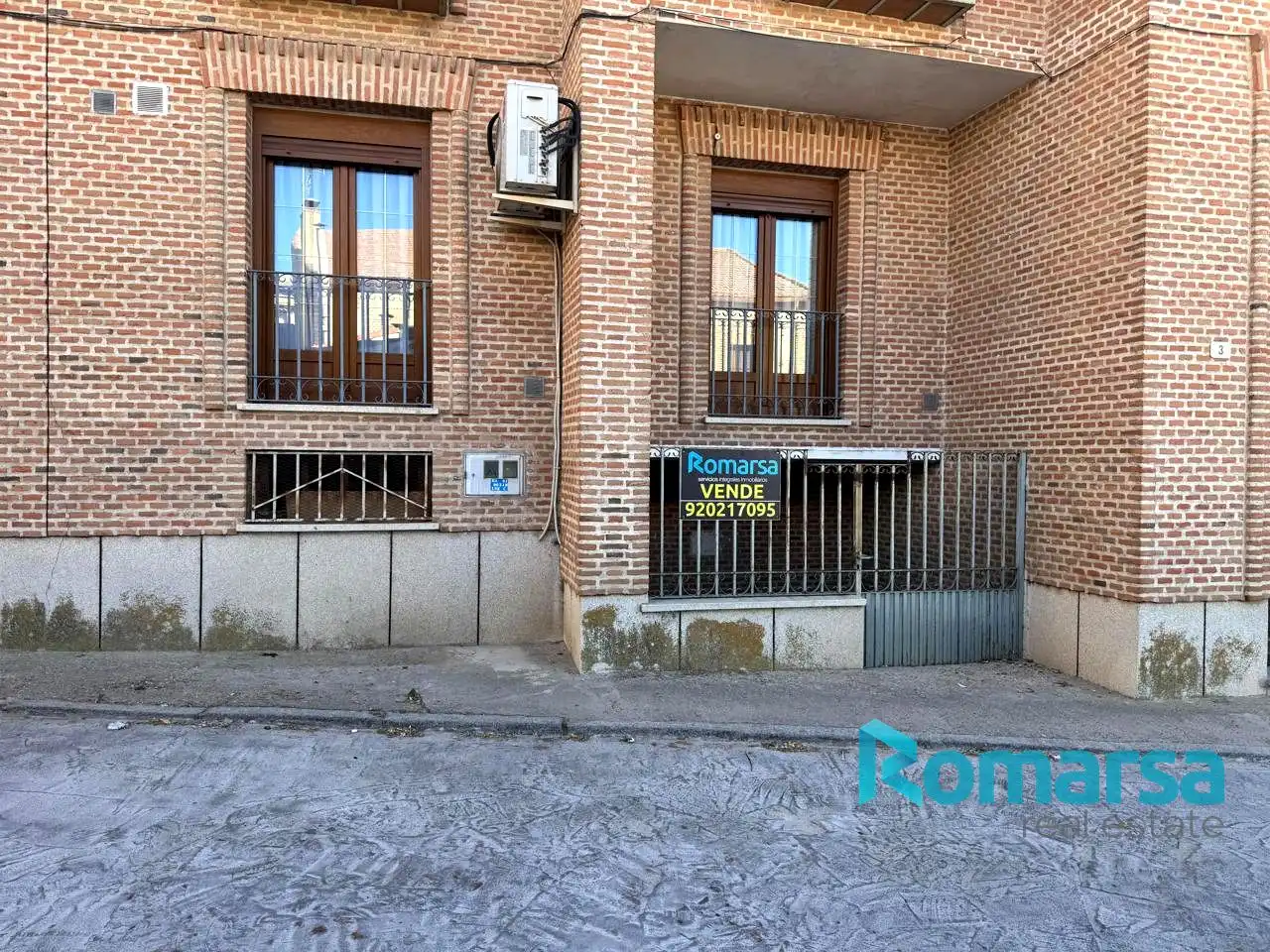 Vista exterior de Local en venta en Madrigal de las Altas Torres