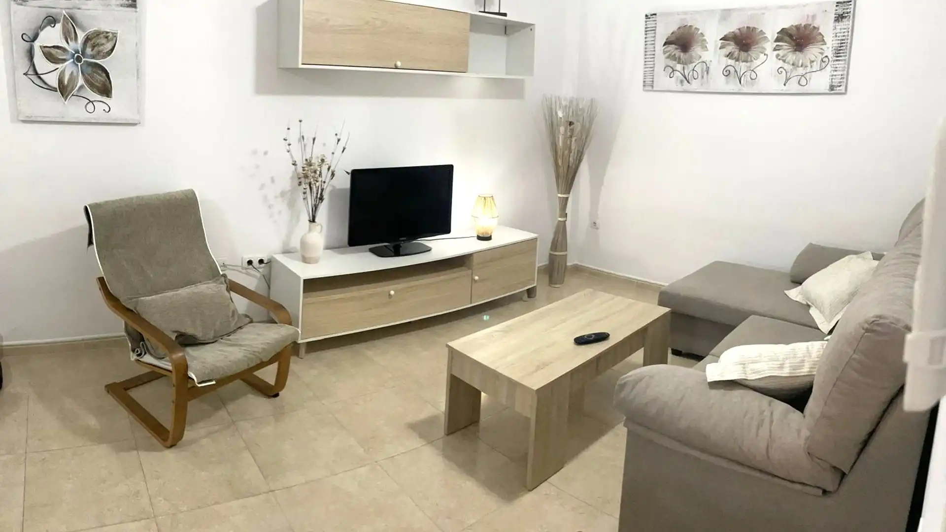 Living room of Flat for rent in Sanlúcar de Barrameda  with Furnished, Washing machine and Microwave
