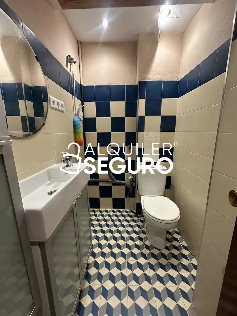 Bathroom of Flat for rent in Málaga  with Air Conditioner, Terrace and Furnished