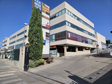 Industrial building for sale in C/ la Industria