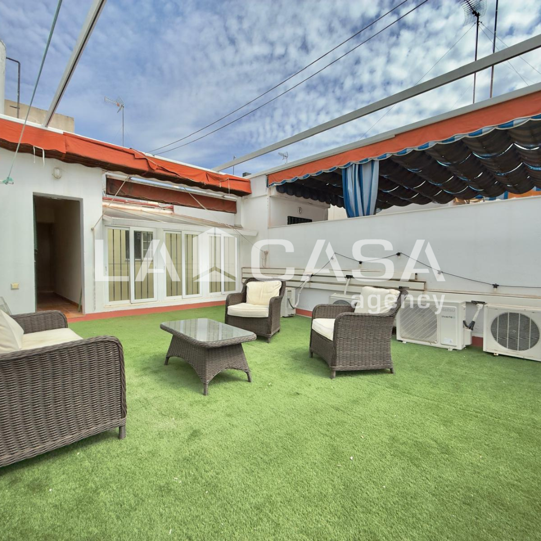 Single-family semi-detached for sale in Calle Antonio Machín, Cruz Roja, Macarena