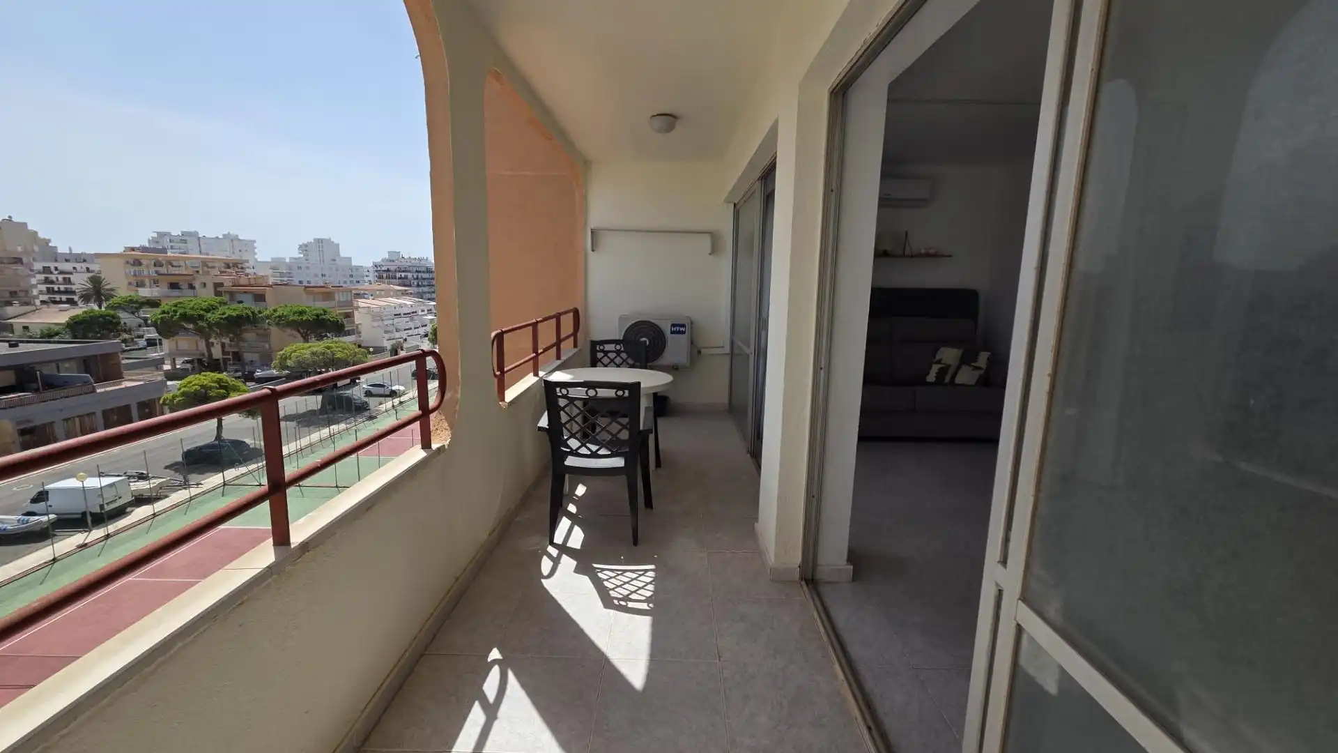 Apartment with terrace for sale in Carrer Carrer Punta del Ponent