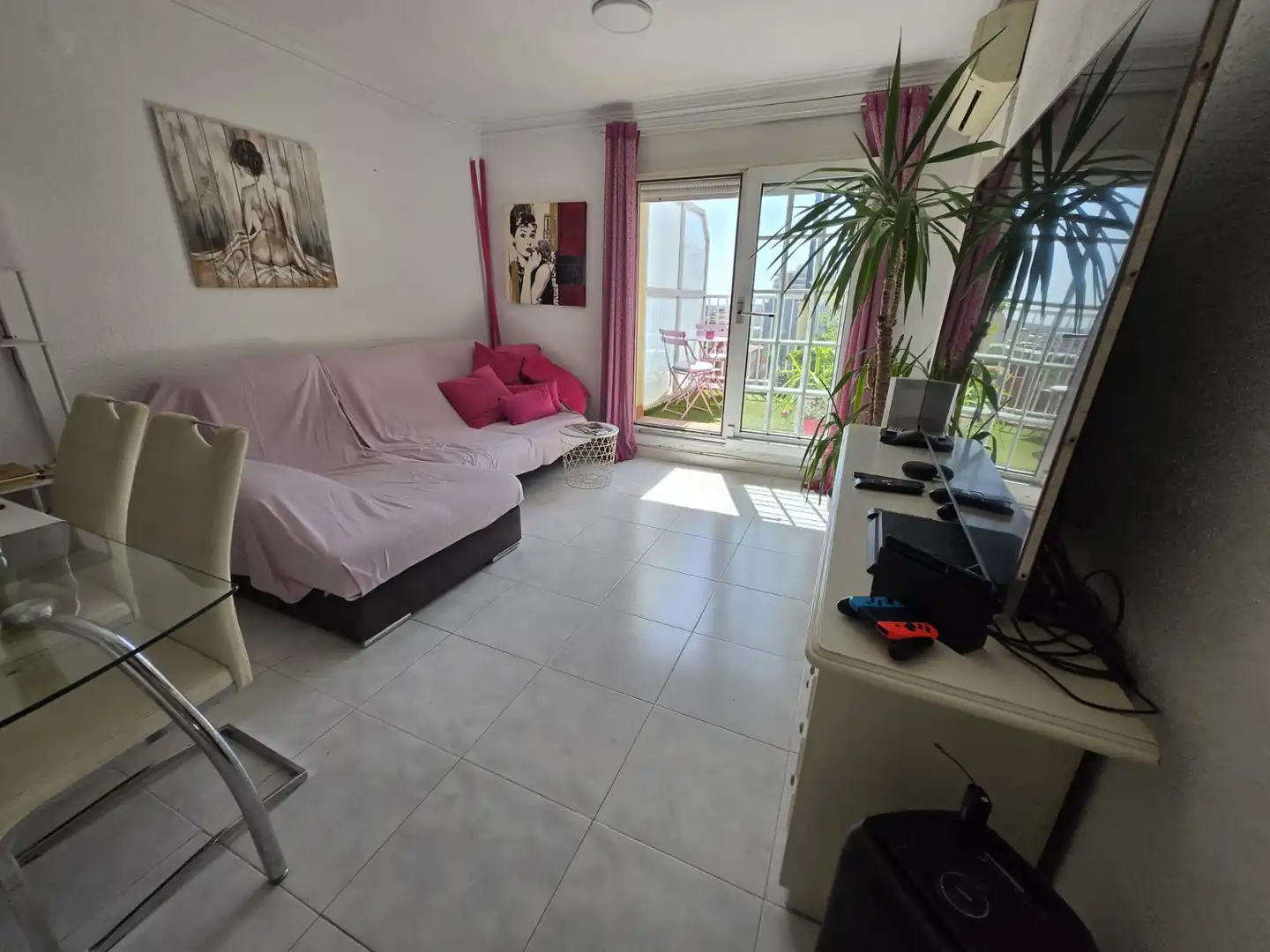 Sala de estar de Ático en venta en L'Hospitalet de Llobregat con Aire acondicionado, Terraza y Amueblado