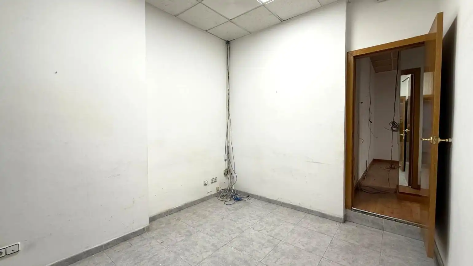Local comercial de lloguer a Montigalà - Sant Crist, imagen 5