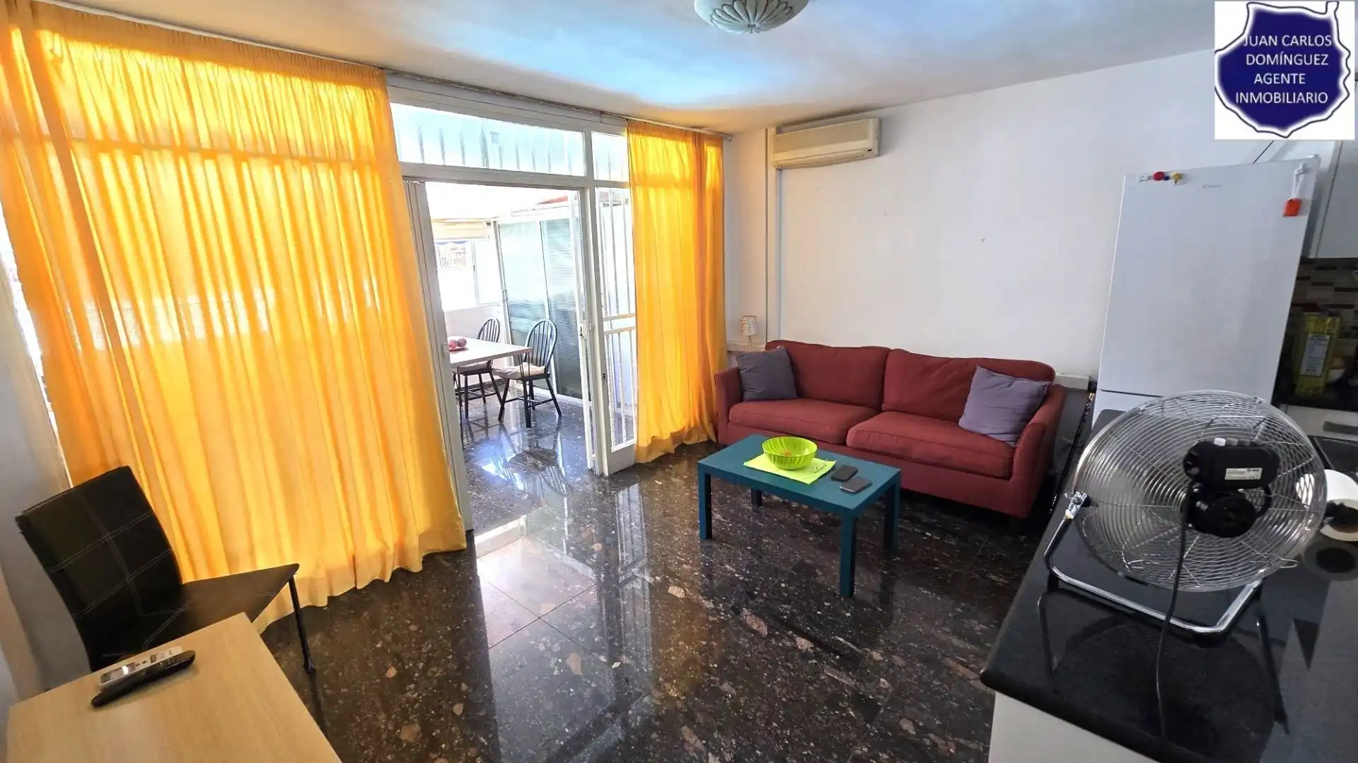 Sala d'estar de Apartament de lloguer en San Bartolomé de Tirajana amb Aire condicionat, Terrassa i Moblat