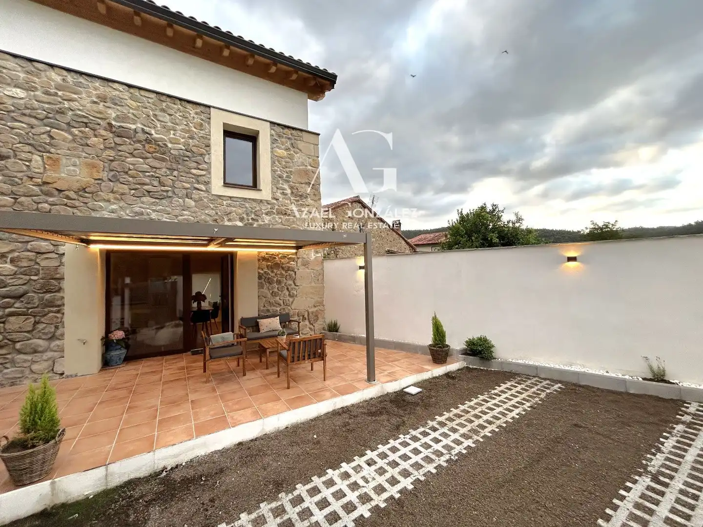 Casa con jardín en venta en Ontoria 152, imagen 2