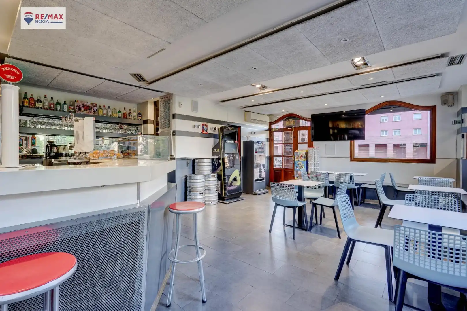 Business premises for sale in Paseo de Mons, imagen 4