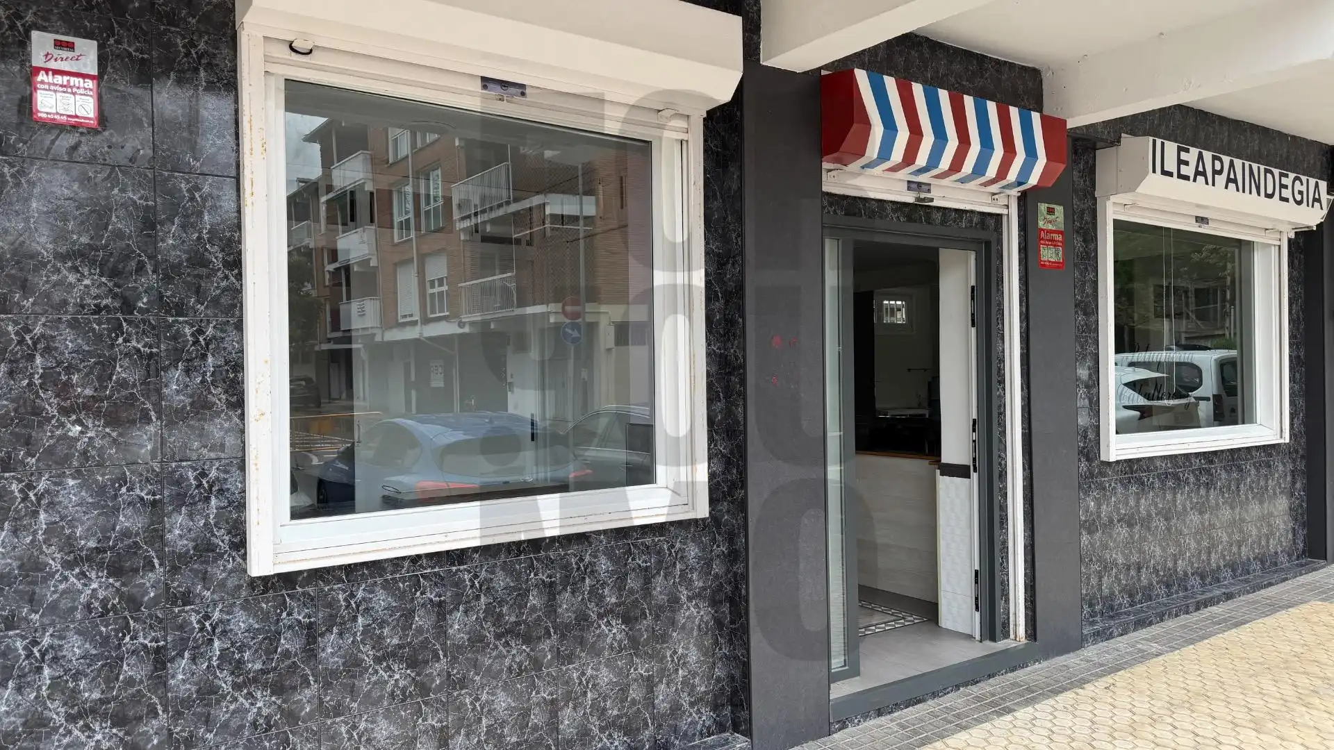 Local en venda en Donostia - San Sebastián  amb Moblat