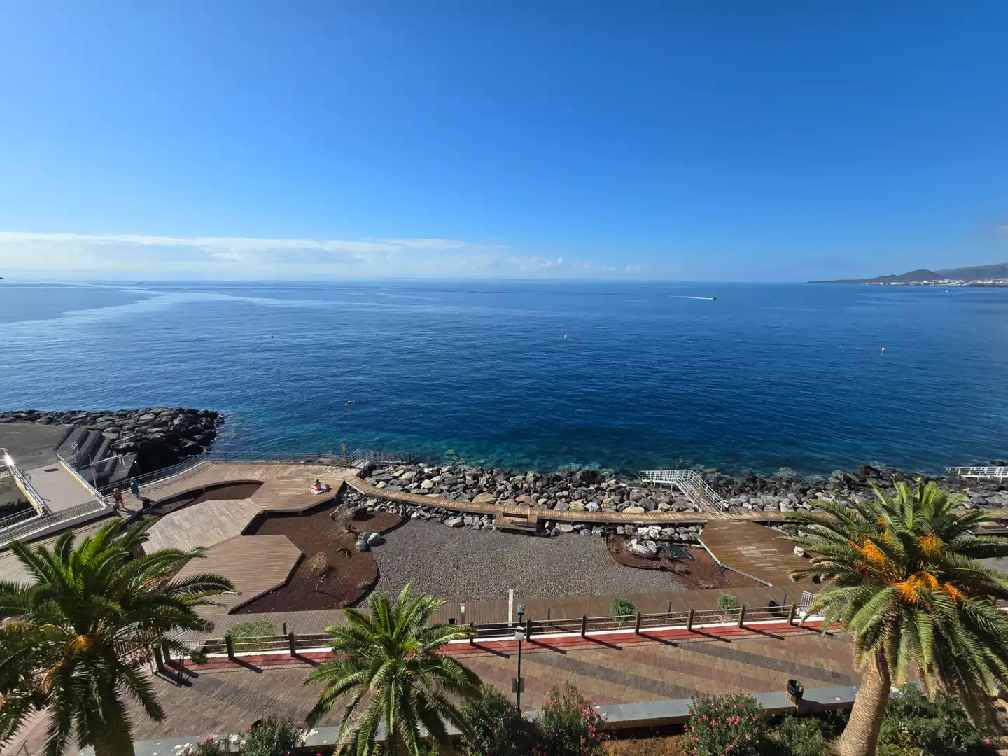 Vista exterior de Piso en venta en El Rosario con Amueblado y Piscina comunitaria