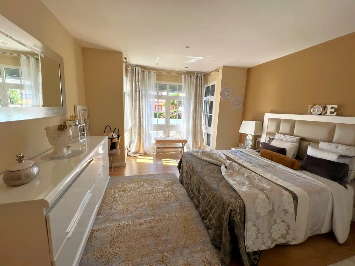 Habitación de Casa o chalet en venta en Estepona con Aire acondicionado, Jardín privado y Terraza