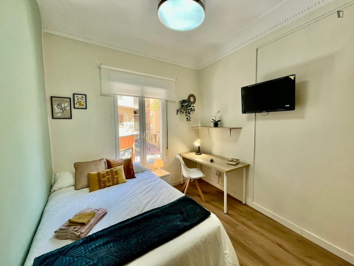 Bedroom of Apartment to share in  Zaragoza Capital  with Furnished, Oven and Washing machine