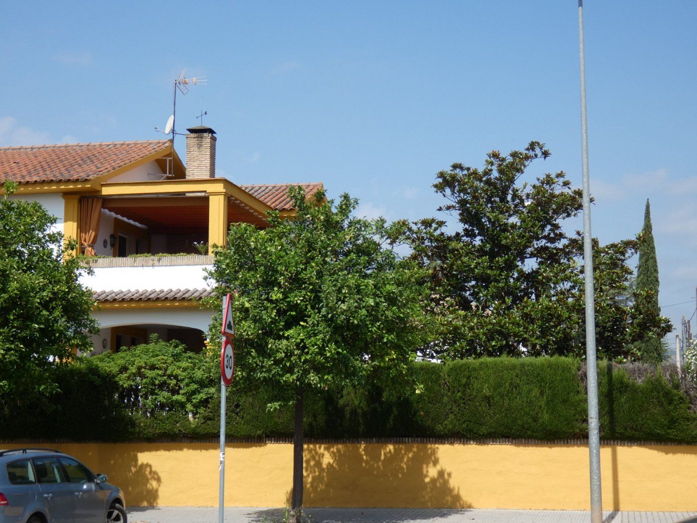 Exterior view of House or chalet for sale in  Córdoba Capital  with Air Conditioner, Heating and Private garden