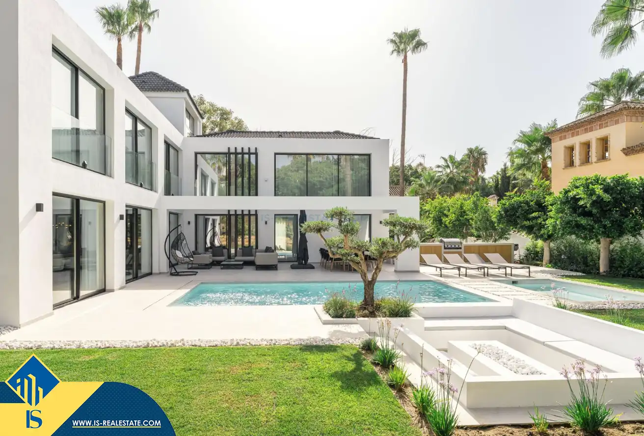 Villa con piscina in vendita a Nueva Andalucía, imagen 2