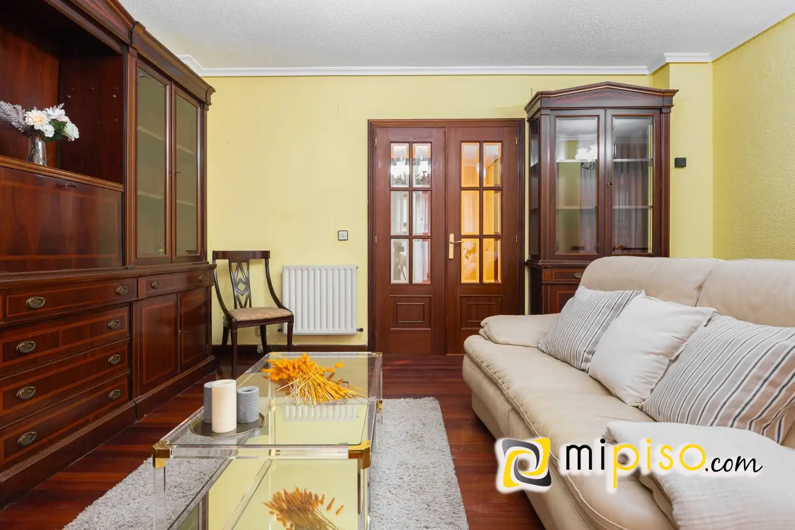 Sala de estar de Piso en venta en Santoña con Calefacción, Trastero y Amueblado