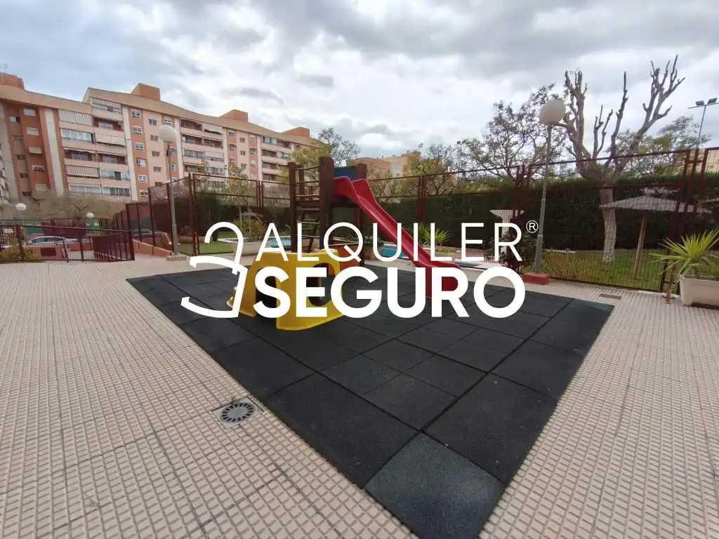 Piso de alquiler en Manuel Maciá Sempere, Altozano - Conde Lumiares