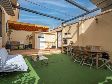 Casa pareada con piscina en venta en EUGENIO CHICANO 2