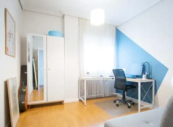 Habitación de Piso de alquiler en Sevilla con Aire acondicionado, Parquet y Terraza