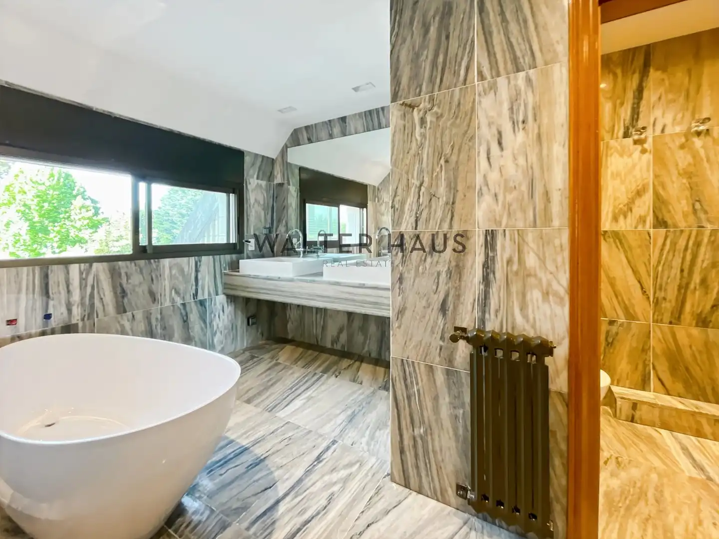 Houses for rent in Carrer d'Àngel Guimerà, L'Eixample