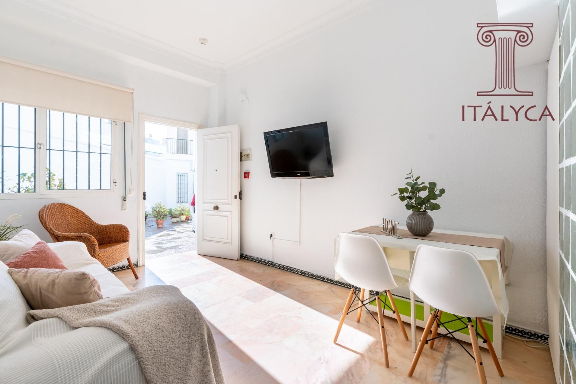 Bedroom of Flat for sale in  Sevilla Capital  with Air Conditioner and Heating