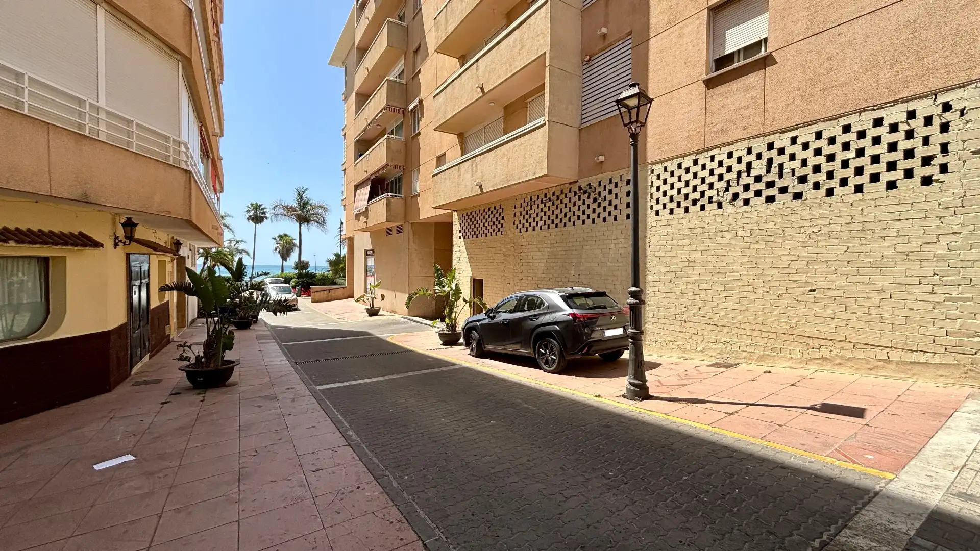 Vista exterior de Local en venta en Estepona