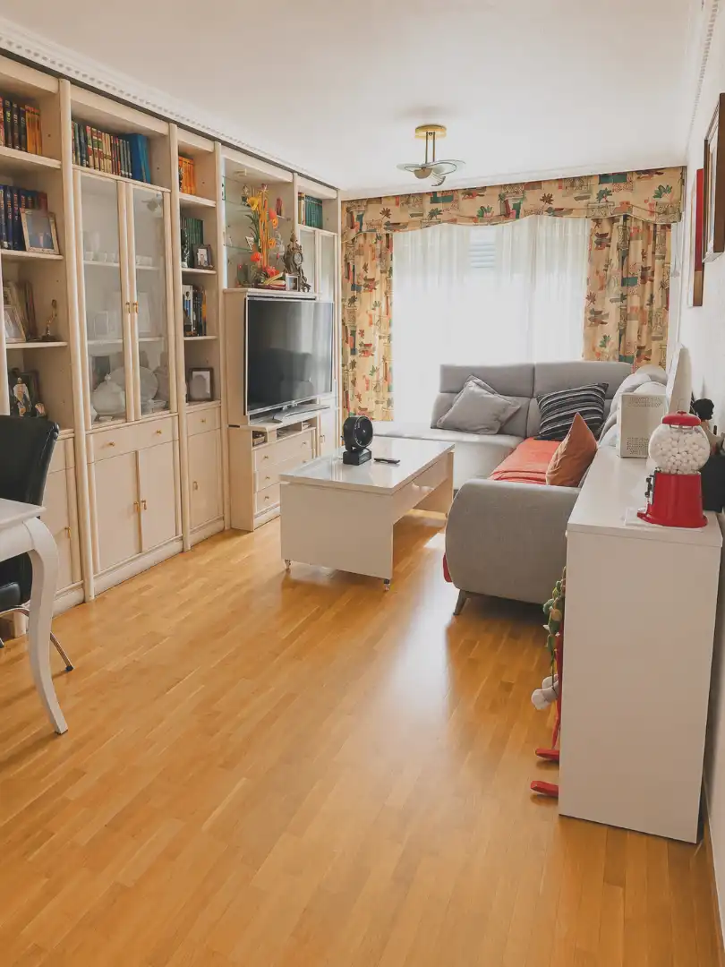 Sala de estar de Piso en venta en Ansoáin / Antsoain con Calefacción y Amueblado