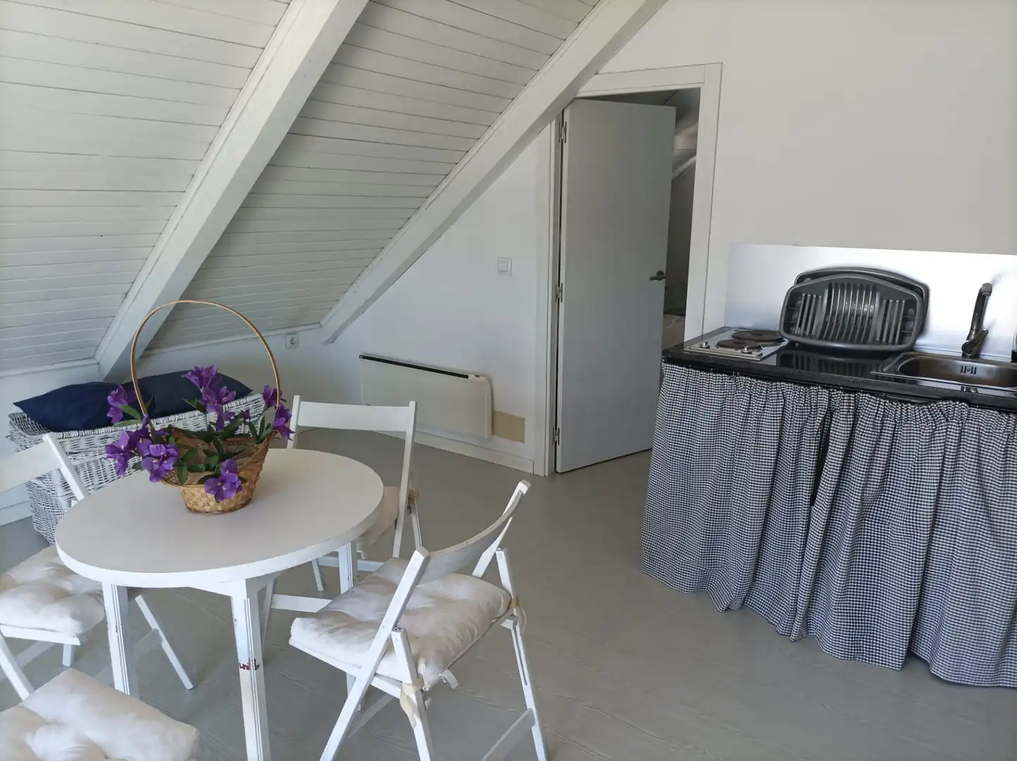 Attic for rent in Lugar Santradan, 25, Vilaboa