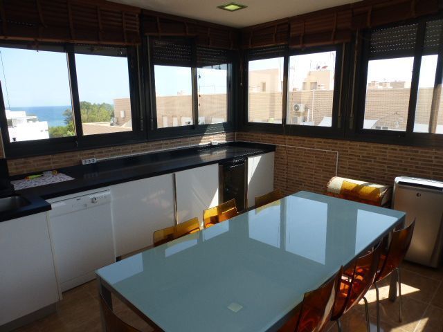 Cuina de Àtic en venda en Roquetas de Mar amb Aire condicionat, Calefacció i Traster