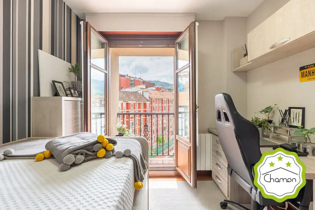 Flat for sale in Iralabarri