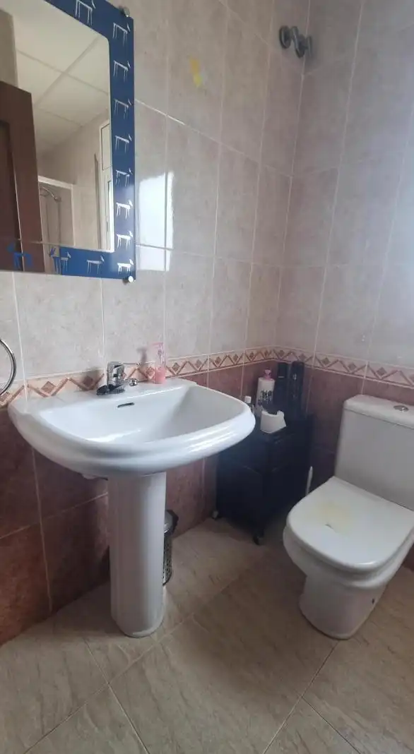 Baño de Casa adosada en venta en Vilanova i la Geltrú con Calefacción