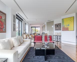 Living room of Flat for sale in  Madrid Capital  with Air Conditioner, Terrace and Balcony