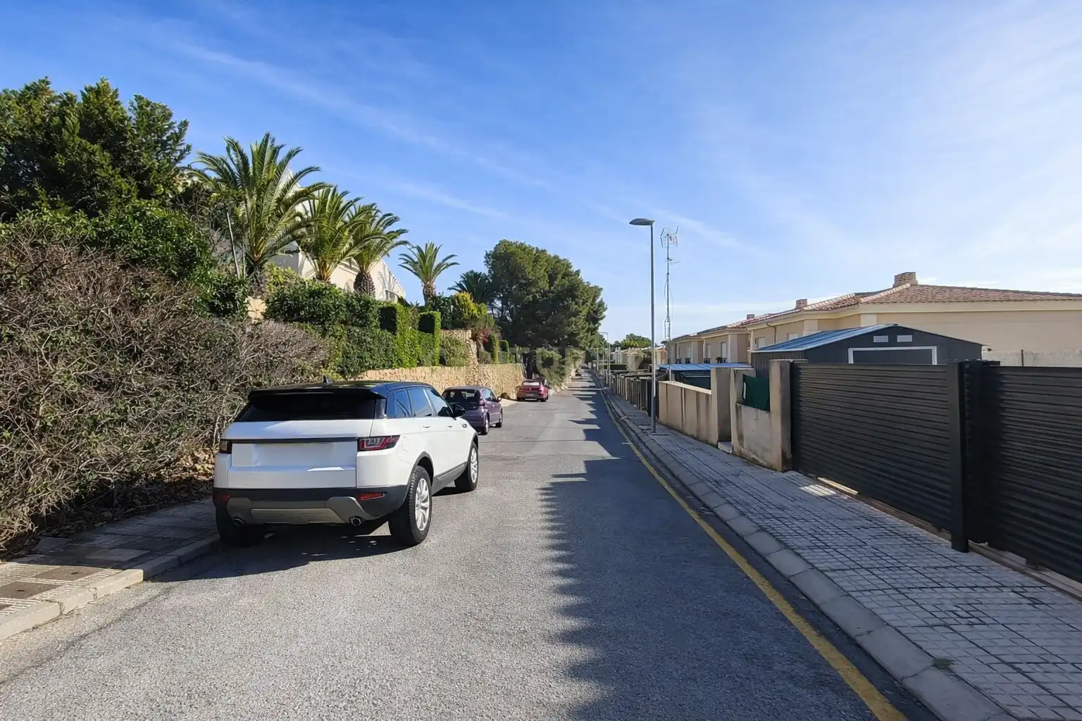 Vista exterior de Casa adosada en venta en La Nucia con Aire acondicionado, Trastero y Horno